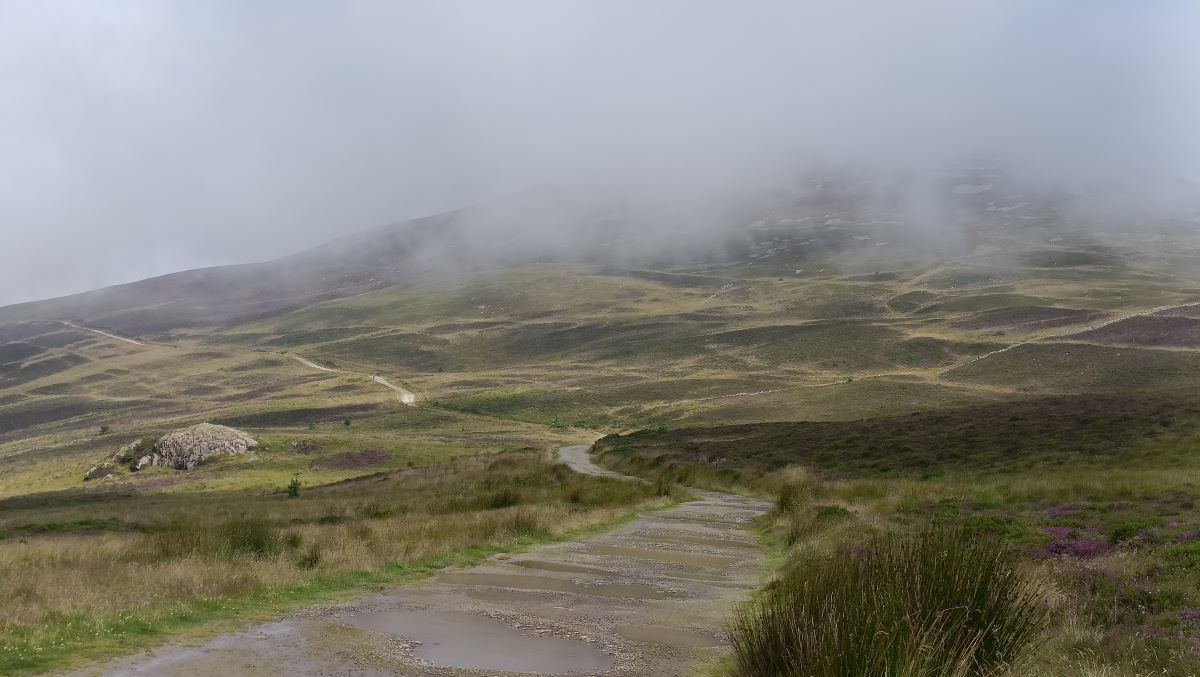 Path up from Nant Carpark dog friendly walkers family holiday cottage to rent Llyn Peninsula 01 Path up from Nant Carpark dog friendly walkers family holiday cottage to rent Llyn Peninsula 01
