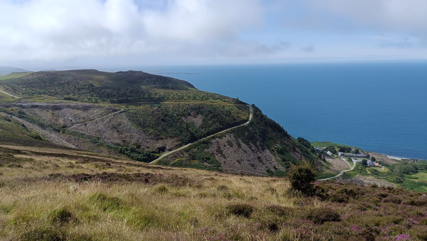 Path up from Nant Carpark dog friendly walkers family holiday cottage to rent Llyn Peninsula 06 Path up from Nant Carpark dog friendly walkers family holiday cottage to rent Llyn Peninsula 06