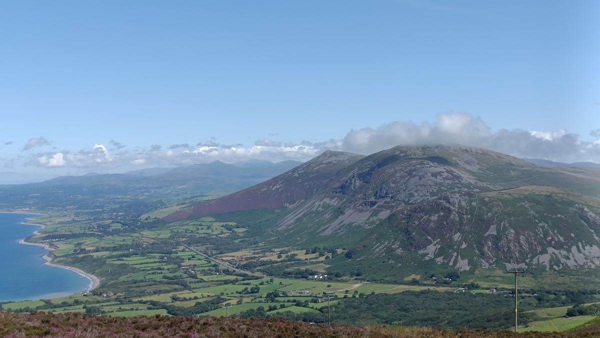 Path up from Nant Carpark dog friendly walkers family holiday cottage to rent Llyn Peninsula 140 Path up from Nant Carpark dog friendly walkers family holiday cottage to rent Llyn Peninsula 140